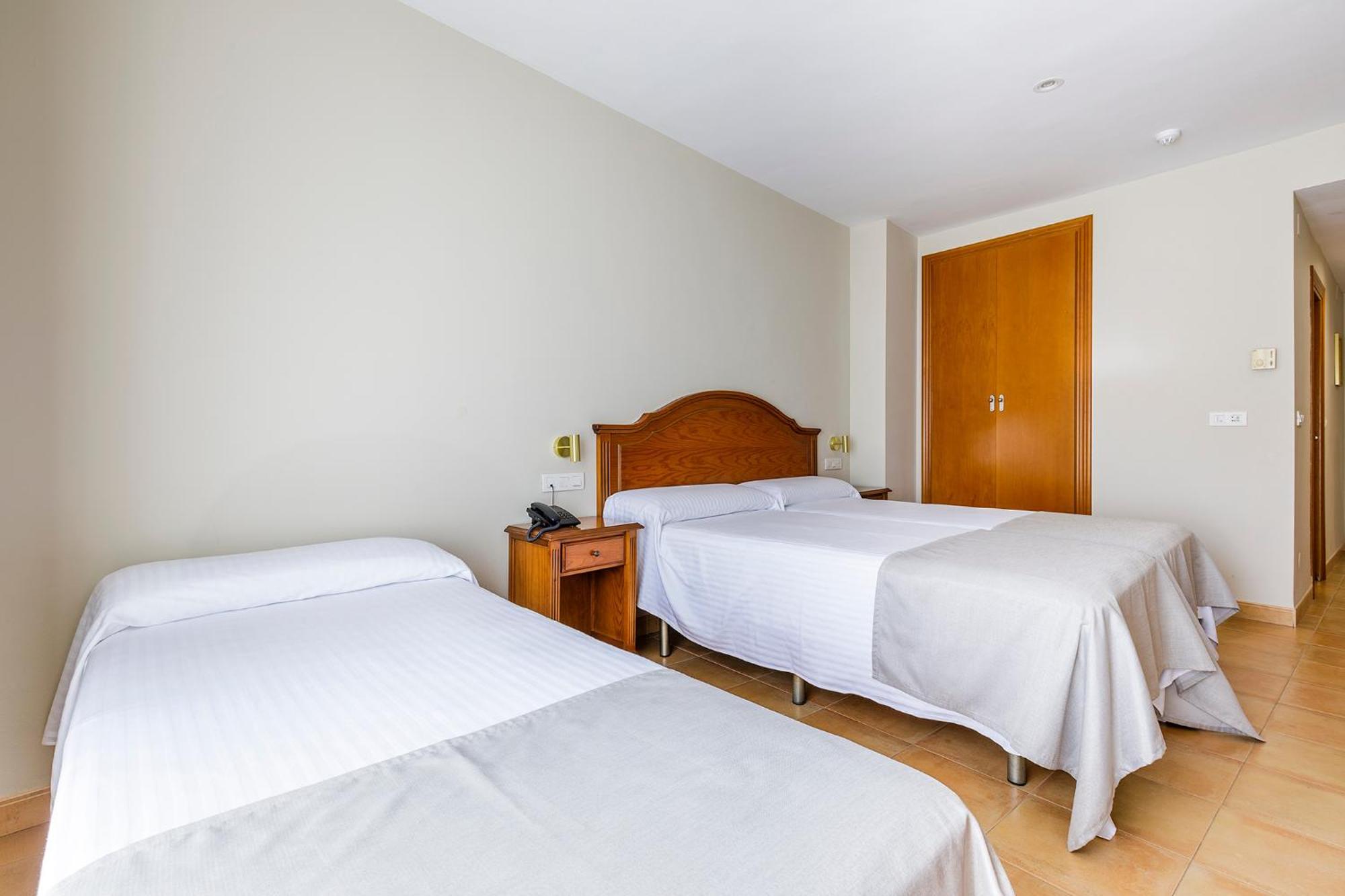 Hotel Almijara - Mares Ла-Еррадура Екстер'єр фото