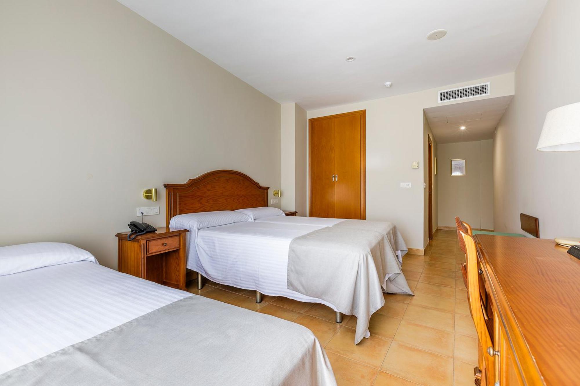 Hotel Almijara - Mares Ла-Еррадура Екстер'єр фото
