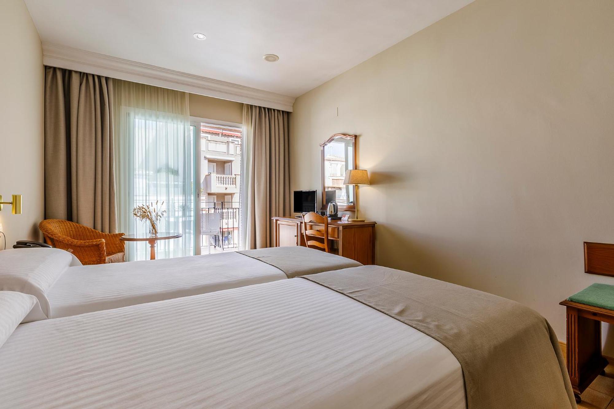 Hotel Almijara - Mares Ла-Еррадура Екстер'єр фото